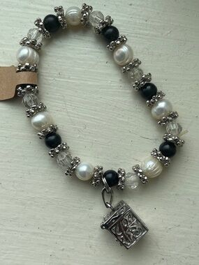 Silver Charm Black & Pearl Beaded Bracelet - stash box